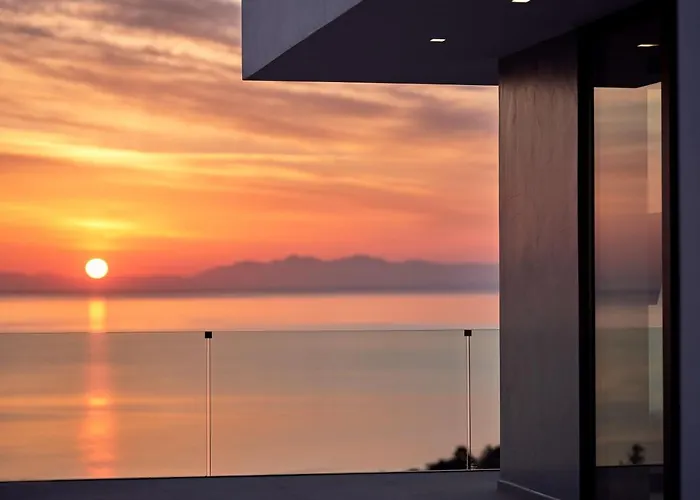 The Sall - Private Pool And Breathtaking Views, By Zantewize
